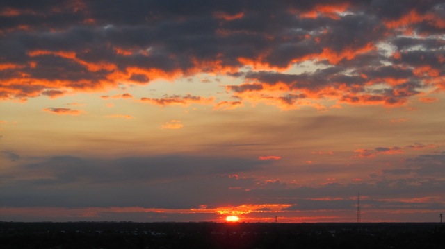 Terrace Photographer Captures Sunrise And Sunset From Fourteenth Story