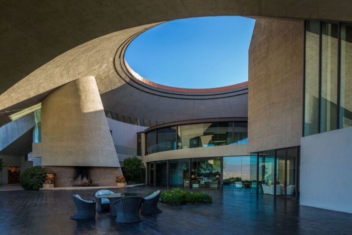 Selling An American Comedy Icon’s UFO House