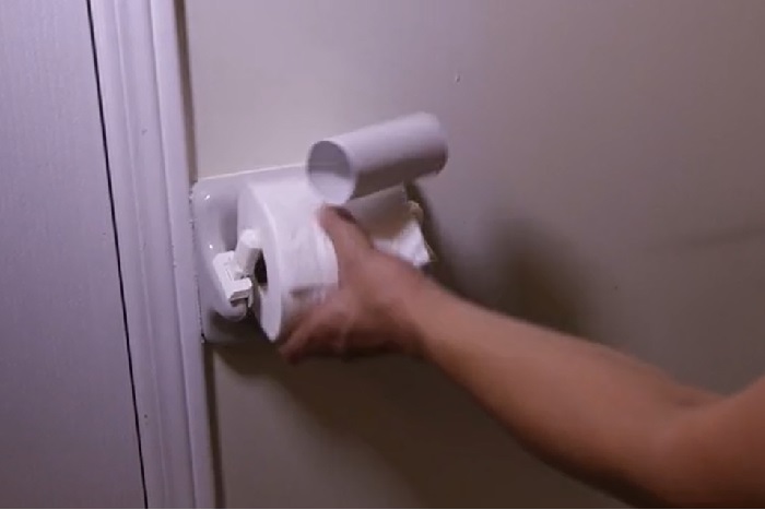 Toronto Inventor Tackles Awkward Toilet Paper Holders