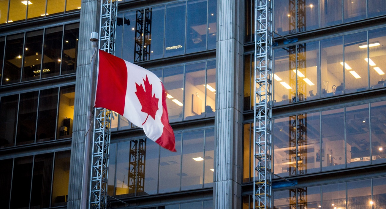 Canada Debt Becoming Unmanageable Economists Warn